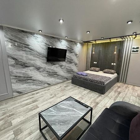 Люкс Академика Сатпаева 19 Apartman Pavlodar Kültér fotó